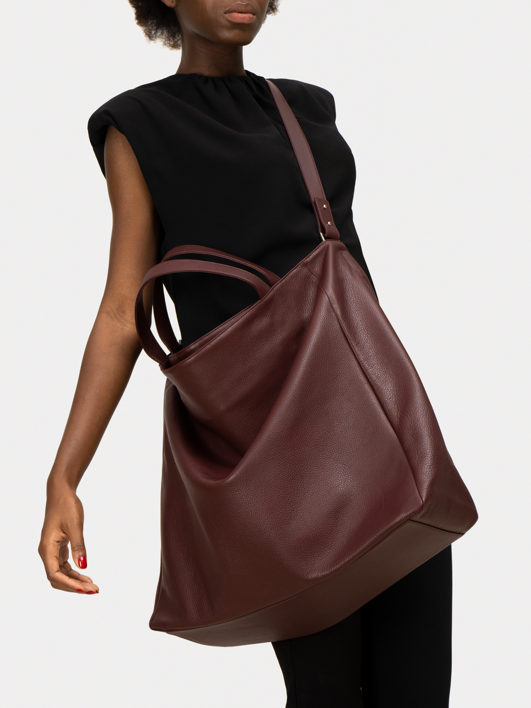FABER TWO shoulder bag in burgundy calfskin leather | TSATSAS